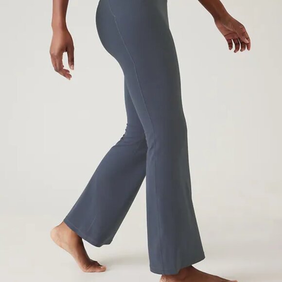 ATHLETA Salutation Stash Flare Pant in Granite Blue X-small - Picture 3 of 5